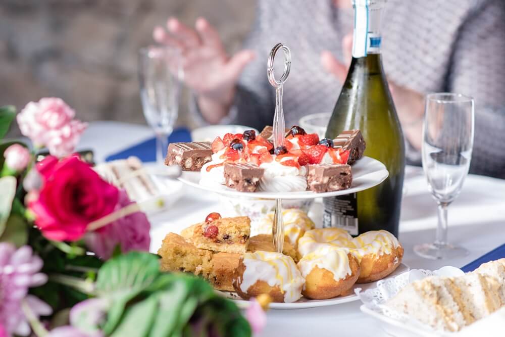 afternoon-tea-with-procescco